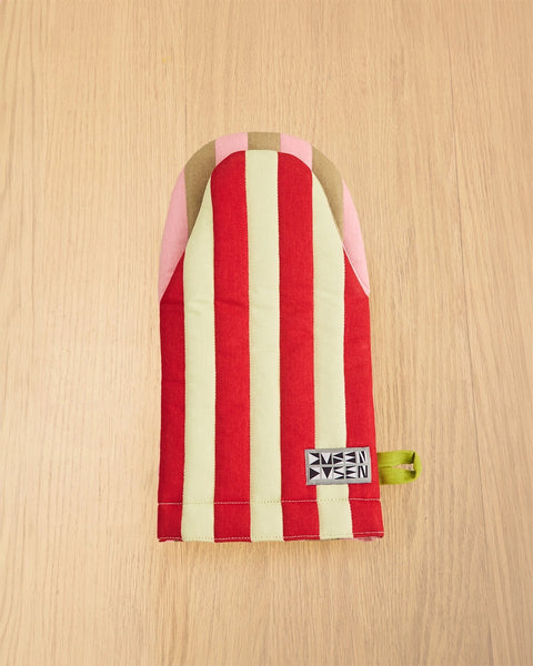 Dusen Dusen Ladybug Stripe Quilted Oven Mitt