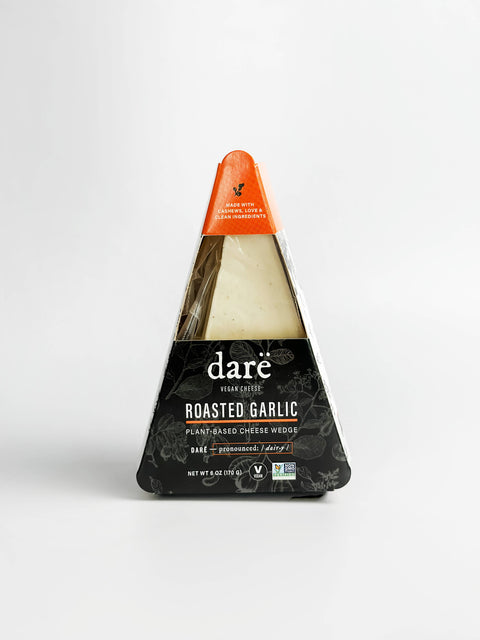 Darë Roasted Garlic Plant-Based Cheese Wedge