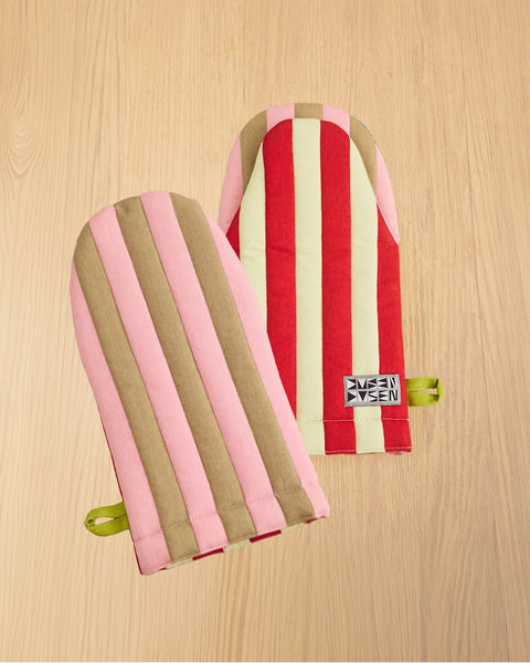 Dusen Dusen Ladybug Stripe Quilted Oven Mitt